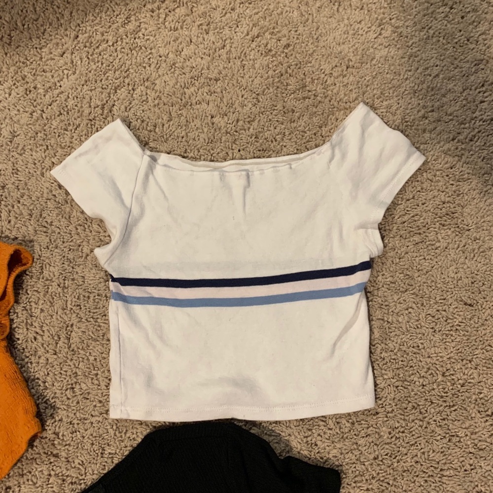 Crop top bundle! - Picture 11 of 11